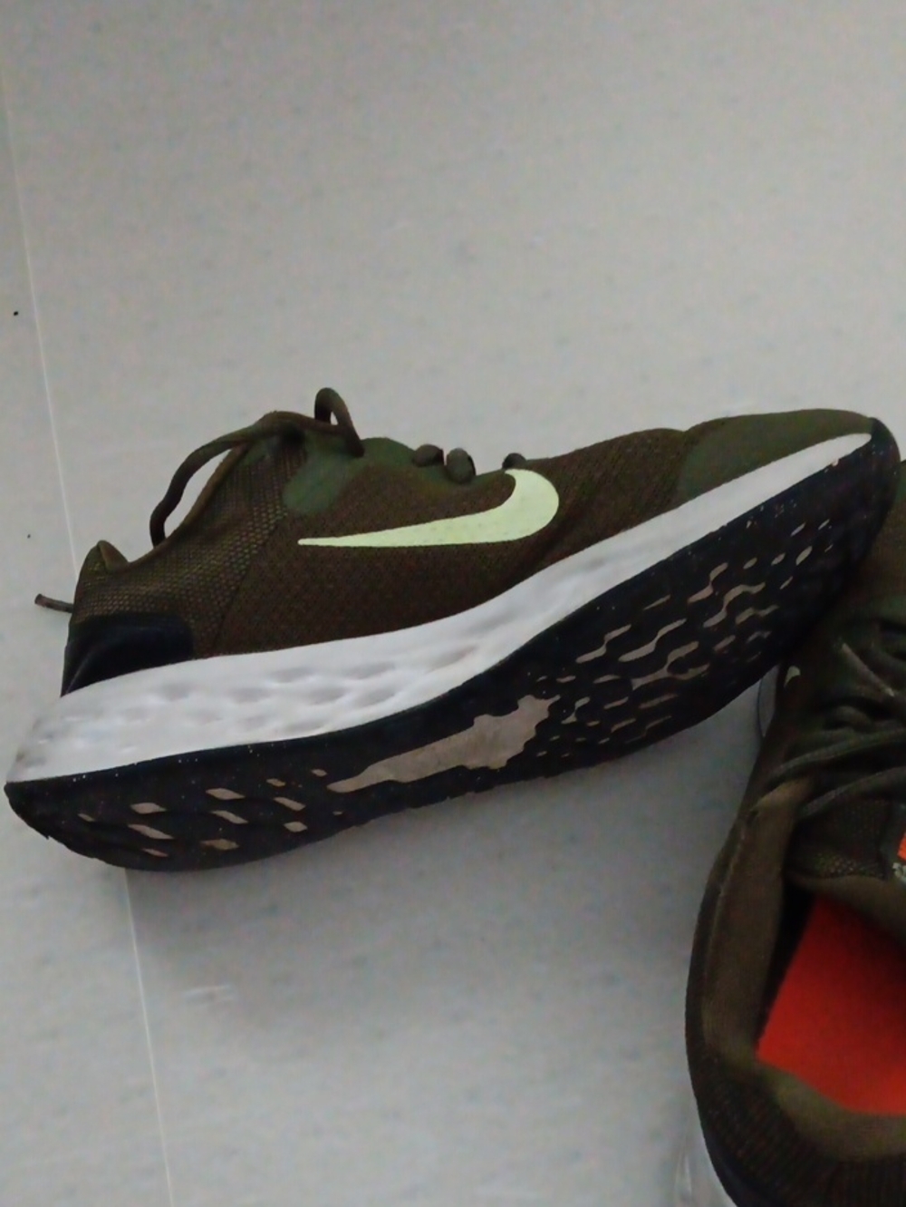Nike Kids Olive Green Sneakers with White Swoosh - Picture 6 of 6